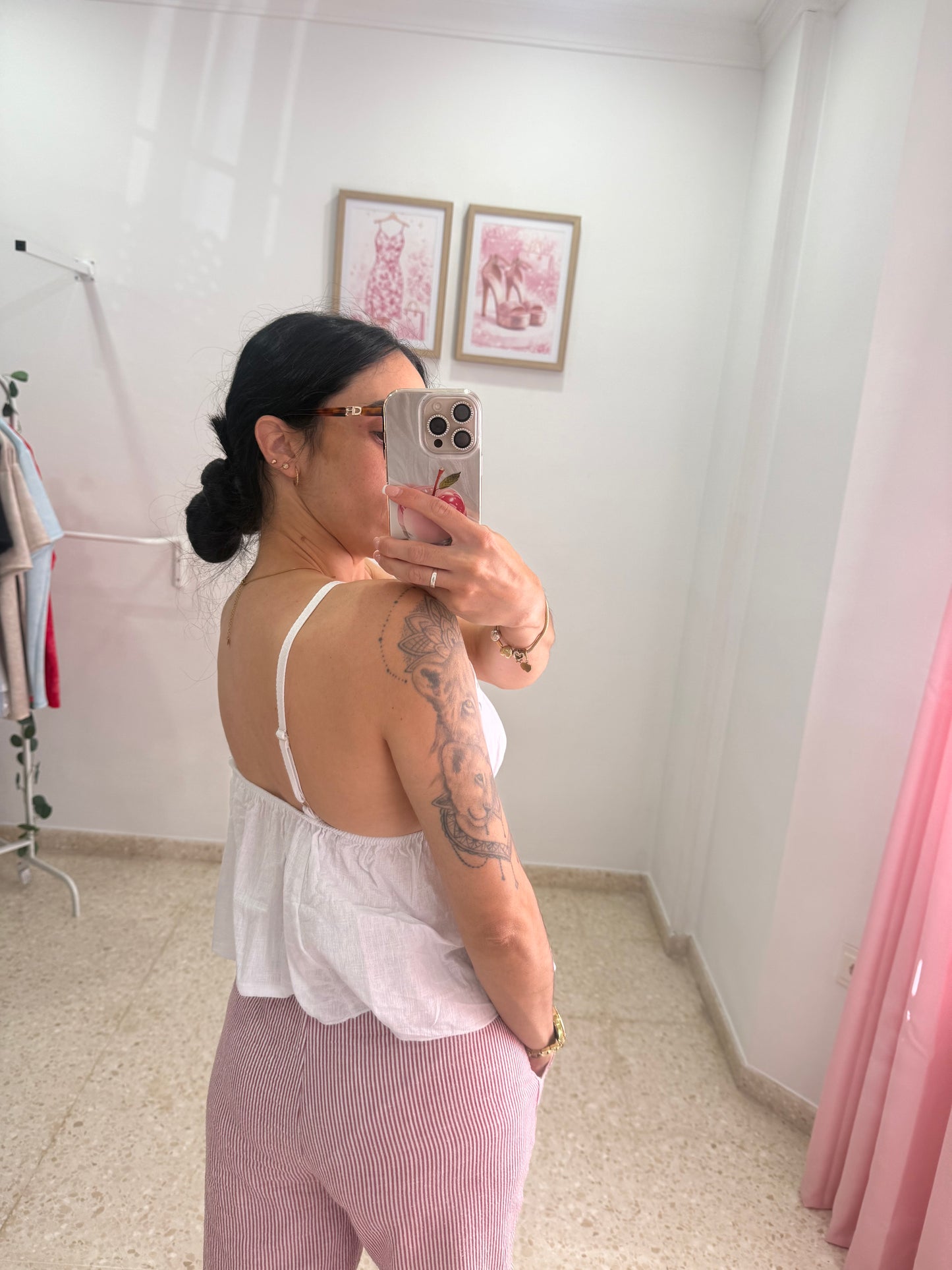 Blusa tachuelas